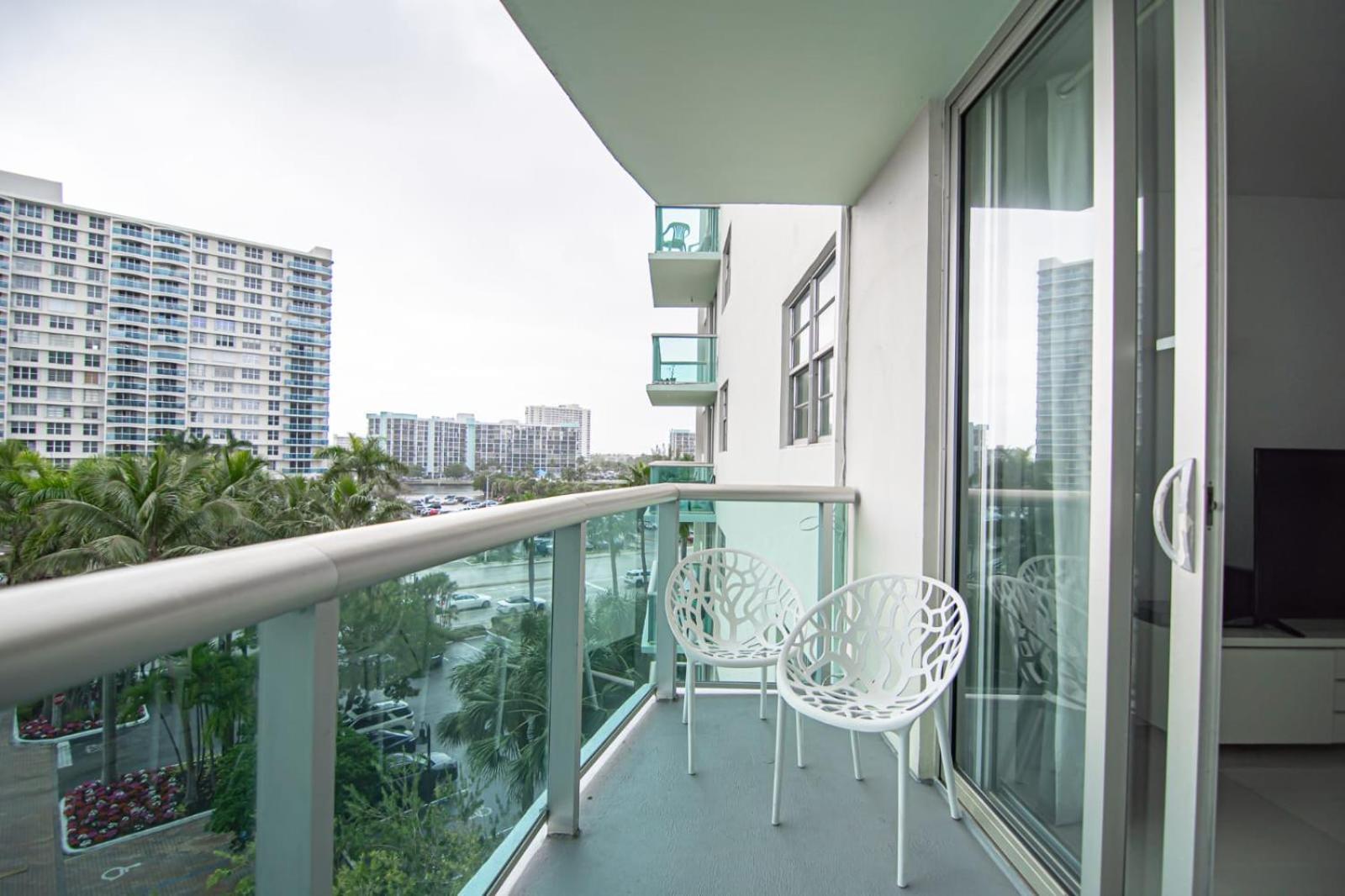Lovely Beach Apartment By Miami Te Espera- Hollywood 5U Kültér fotó